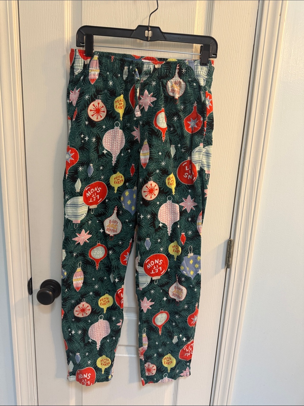 Old Navy Men's Green Holiday Ornament Print Pajama Pants
